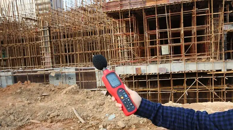 صوت سنج دیجیتال یونی تی مدل UNI-T UT352