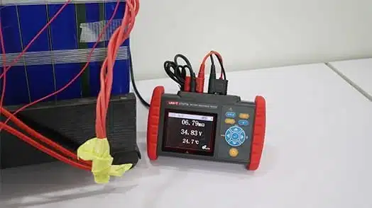 تستر مقاومت داخلی باتری یونی تی مدل UNI-T UT677A