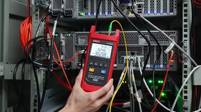 تستر کابل شبکه فیبرنوری یونی تی مدل UNI-T UT693D
