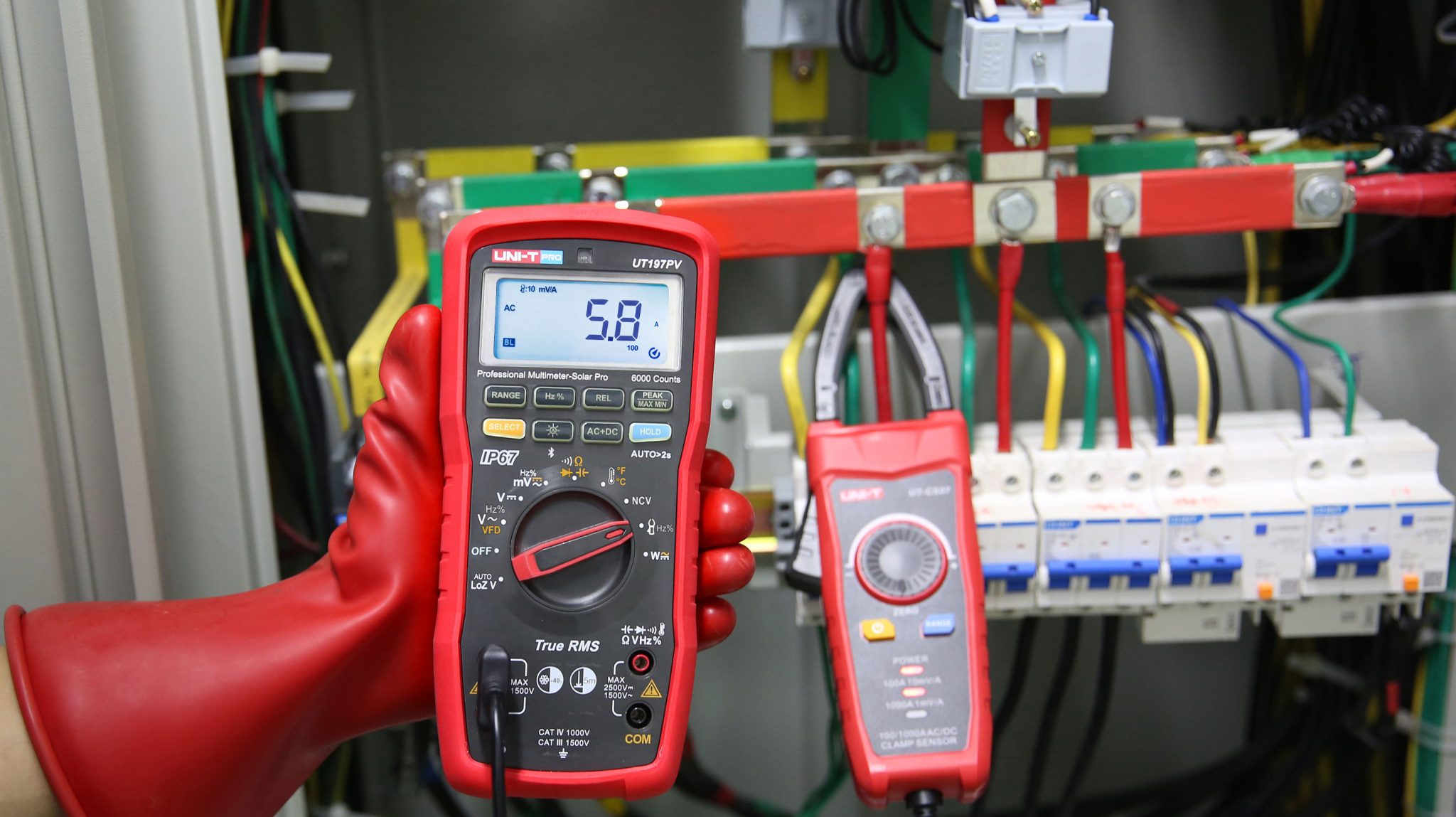 مولتی متر سیستمهای خورشیدی یونیتی مدل UNI-T UT197PV 1 مولتی متر سیستمهای خورشیدی یونیتی مدل UNI-T UT197PV